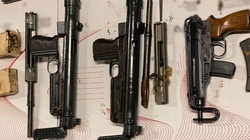 Cela plus: Zlikwidowano przemyt broni i narkotyków do Szwecji. 7 osób w rękach policji - miniaturka