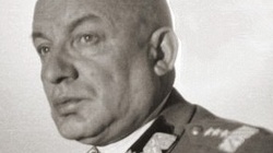 Znika pomnik generała Karola Świerczewskiego - miniaturka