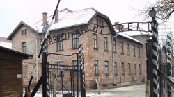 Przypominamy Rosji - sowieci wyzwolili Auschwitz, by stworzyć w nim swój obóz koncentracyjny - miniaturka