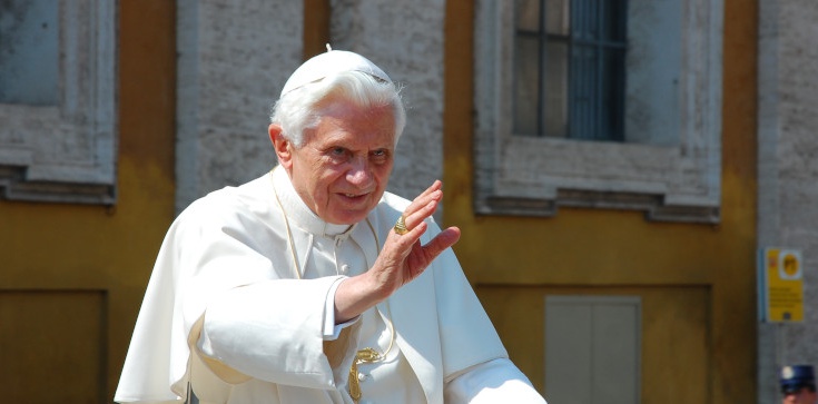 Piękna modlitwa Benedykta XVI za Babcię i Dziadka - zdjęcie