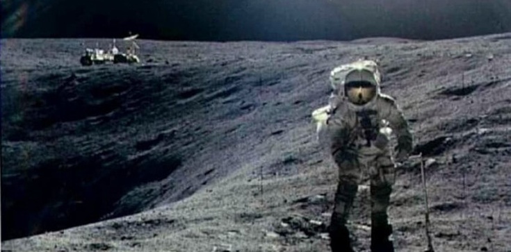 Chińczycy odkryli na Księżycu... dom kosmitów? - zdjęcie