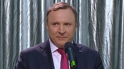 Jacek Kurski z tarczą wraca na stanowisko prezesa TVP - miniaturka
