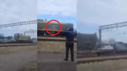 Ukraina. Ukraińcy wysadzili rosyjski pociąg pancerny - miniaturka