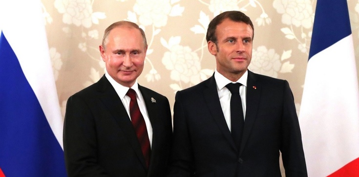 Francuski łącznik. Macron zacieśnia więzi z Kremlem - zdjęcie