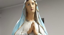 Szokujące! Chciał sprzedać figurkę Matki Boskiej, którą wcześniej ukradł z cmentarza - miniaturka