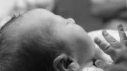Przerażające! W Belgii co dziesiąte niemowlę umiera z powodu eutanazji  - miniaturka