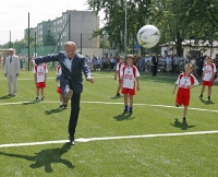 Czy premier strzeli do własnej bramki?