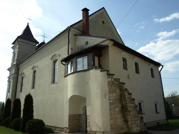 Kości&oacute;ł w Raszkowie.